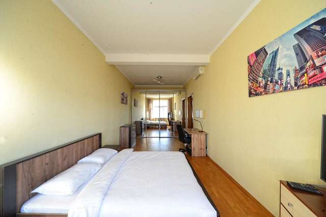 Апартаменты Kreschatyk Penthouse With Amazing View Киев-4