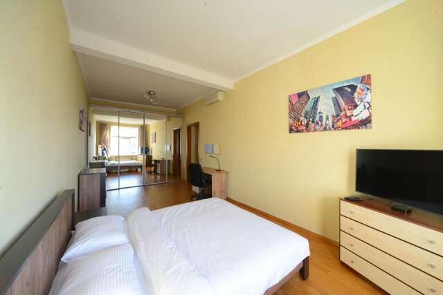 Апартаменты Kreschatyk Penthouse With Amazing View Киев-57